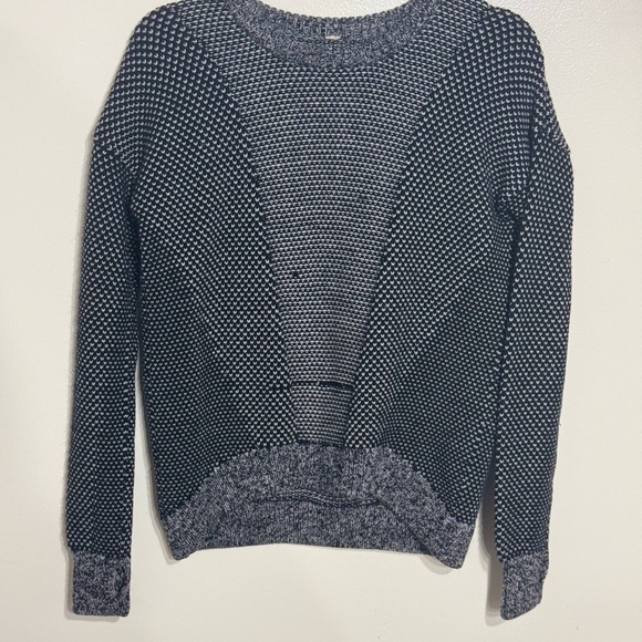 lululemon athletica Sweaters - Lululemon Athletica Textured Knit Crew Neck Sweater in Black and Gray
